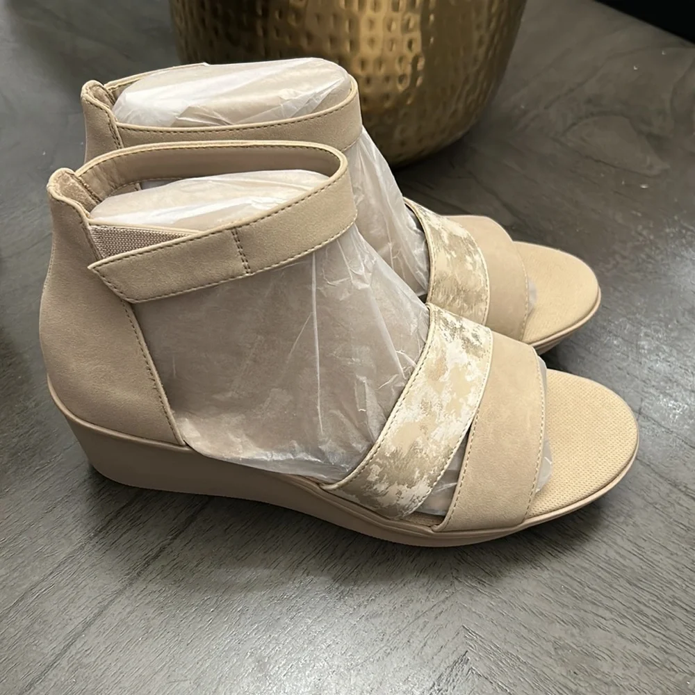 Naturalizer Womens Theron Birchwood Ankle Strap Heels